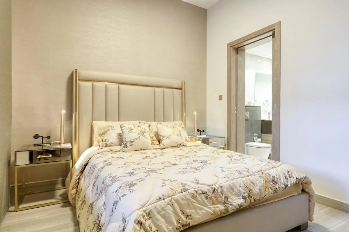 Stunning 4 Bed Villa, Private Pool, Damac Hills دبي 0*,  الإمارات العربية المتحدة